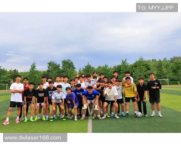 足球明星马克杯带你领略足球魅力尽享激情与回忆的完美结合